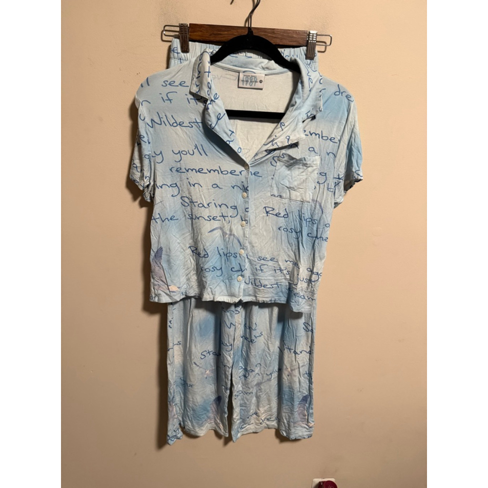 OFFICIAL Taylor Swift 1989 Taylor’s Version Wildest Dreams pajama seT PJ Size XS - Picture 2 of 8